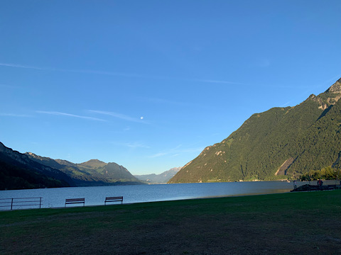 Blick über den See, von Brunnen Richtung Luzern