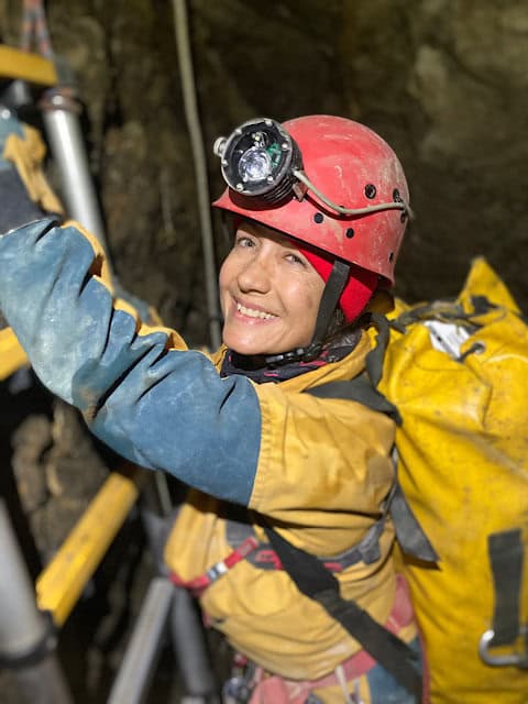 Petra in der Höhle